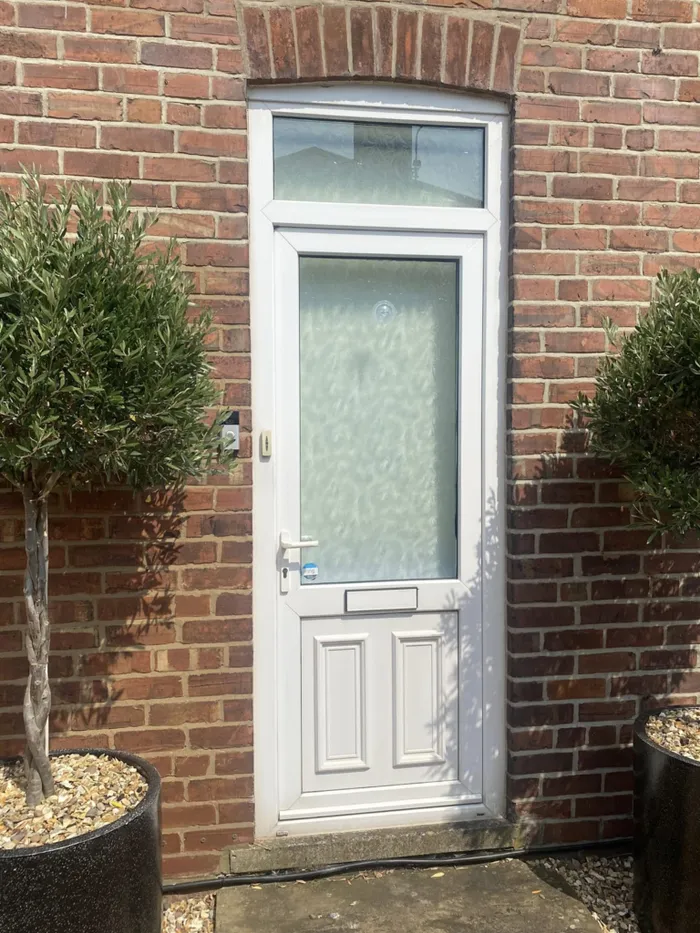New composite door installation - close-up of the Quartz 4 design